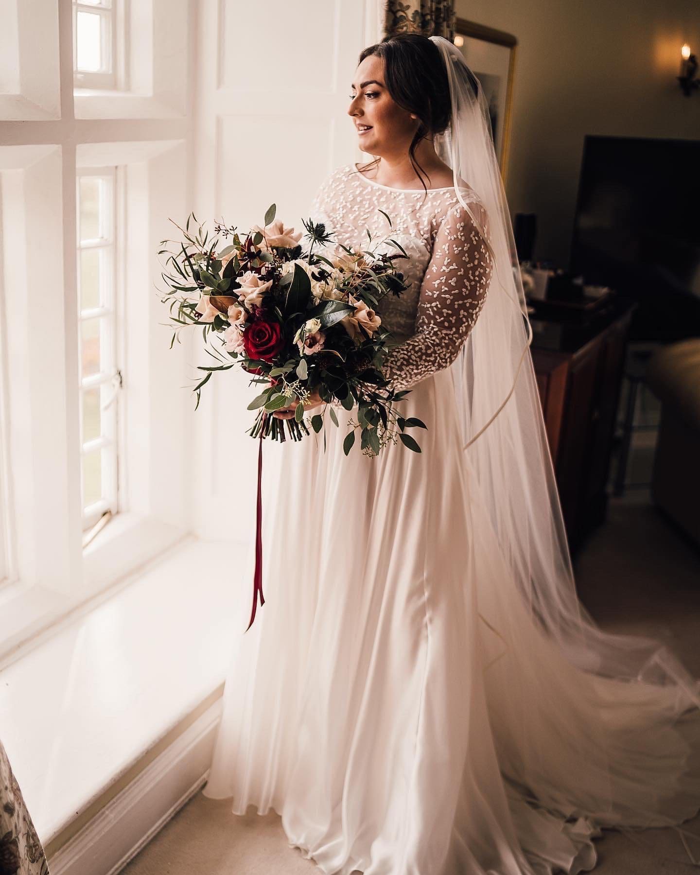 Florence models her India by Sassi Holford<br />
wedding dress